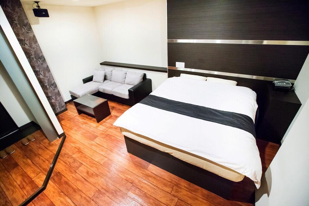 Hotel Hills Ōsaka Extérieur photo