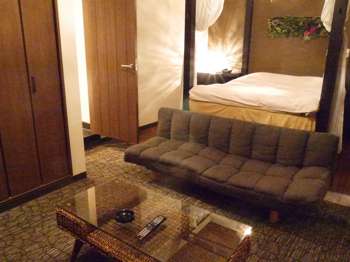 Hotel Hills Ōsaka Extérieur photo